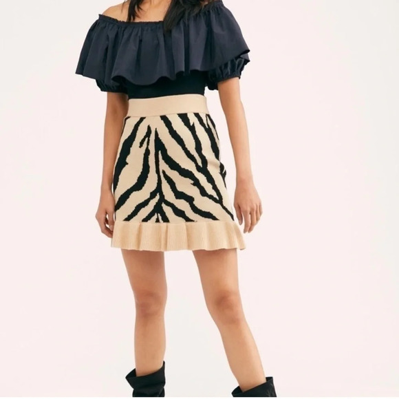 Free People Jen's Pirate Booty Mini Knit Skirt Siberian Trumpet Animal Tiger XS - Picture 2 of 9
